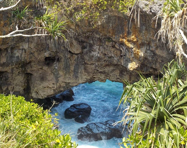 Hufangalupe Natural Bridge, Tongatapu, Tonga